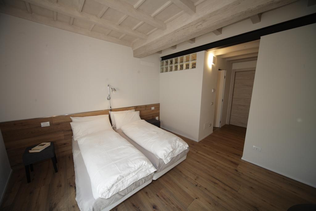 32 Bnb Camerecaffe ปาเวีย ห้อง รูปภาพ