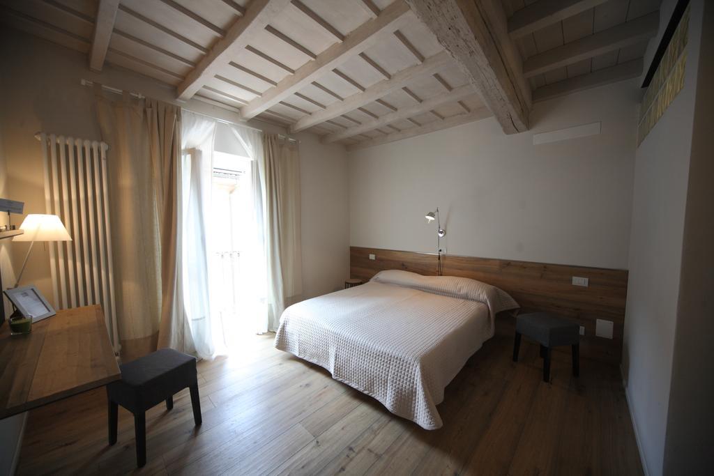 32 Bnb Camerecaffe ปาเวีย ภายนอก รูปภาพ