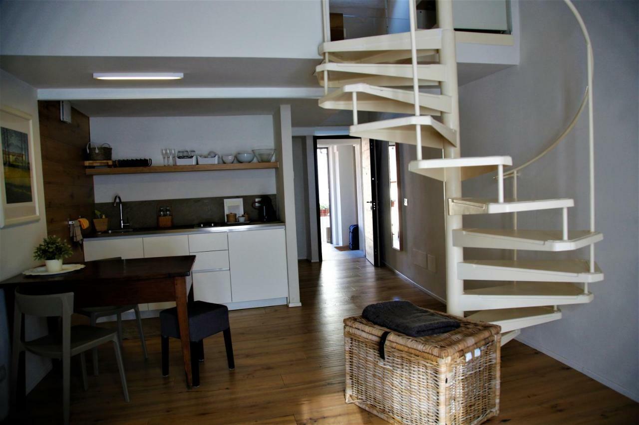 32 Bnb Camerecaffe ปาเวีย ภายนอก รูปภาพ