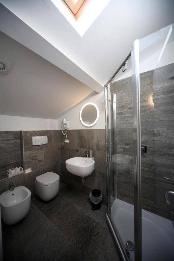 32 Bnb Camerecaffe ปาเวีย ภายนอก รูปภาพ